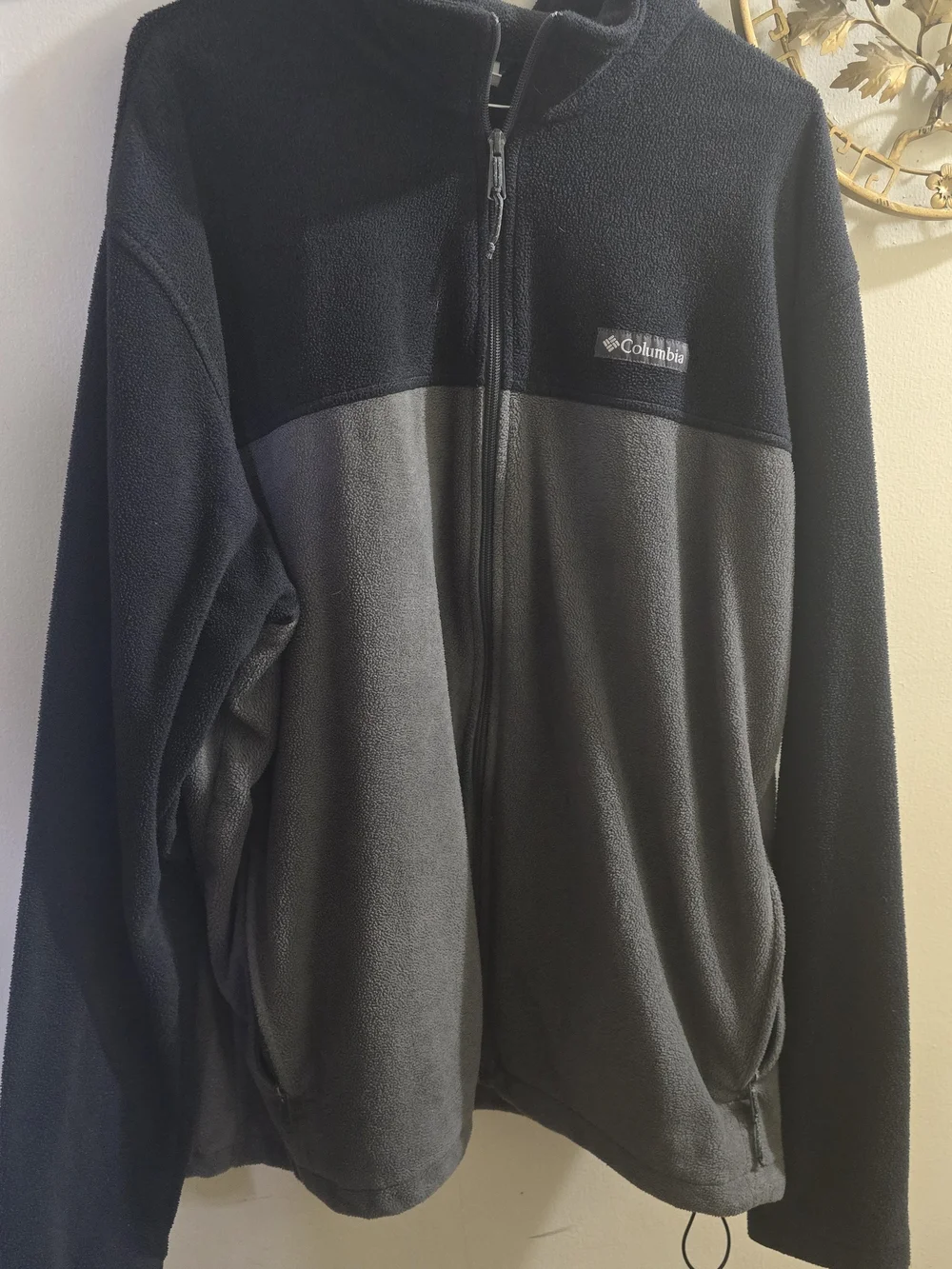 Columbia Men’s Black and Gray Full-Zip Fleece Jacket